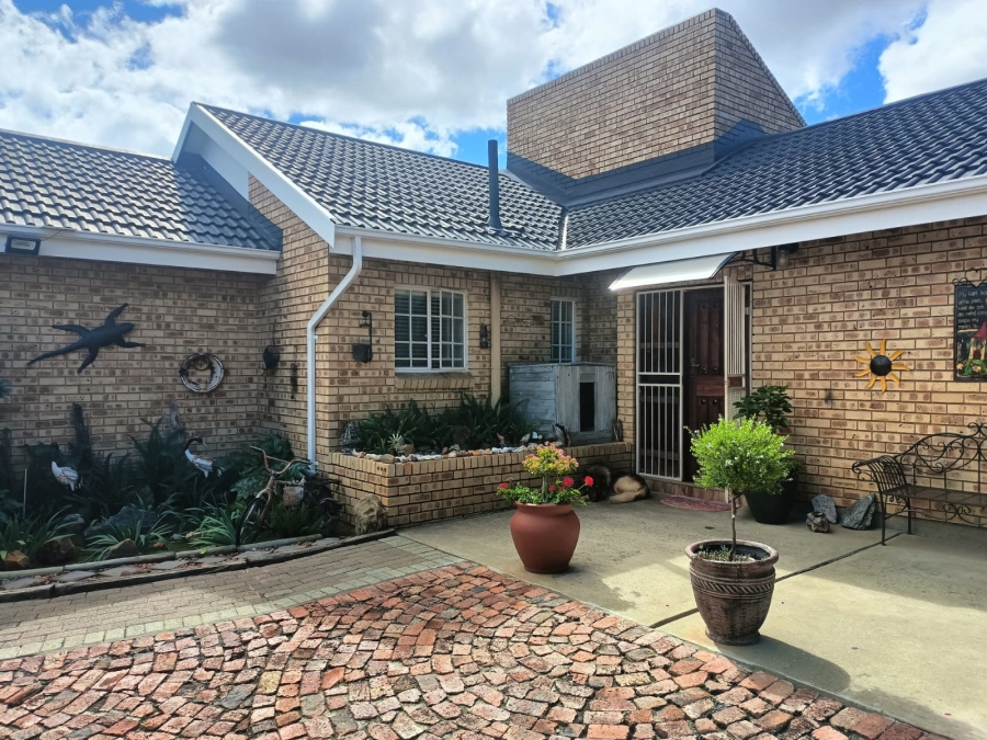 3 Bedroom Property for Sale in Naudeville Free State
